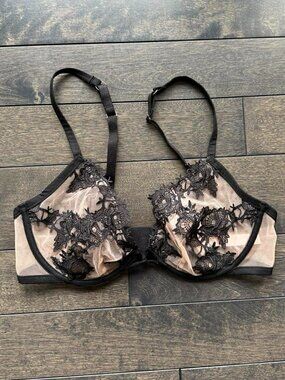 Victoria's Secret Dream Angels Demi Bra - new with tags